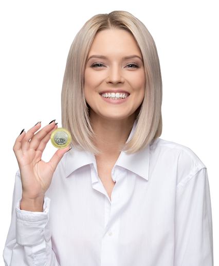 Mulher sorrindo feliz com os serviços